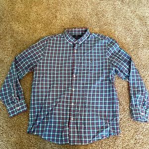 Vineyard vines button down (Men’s)